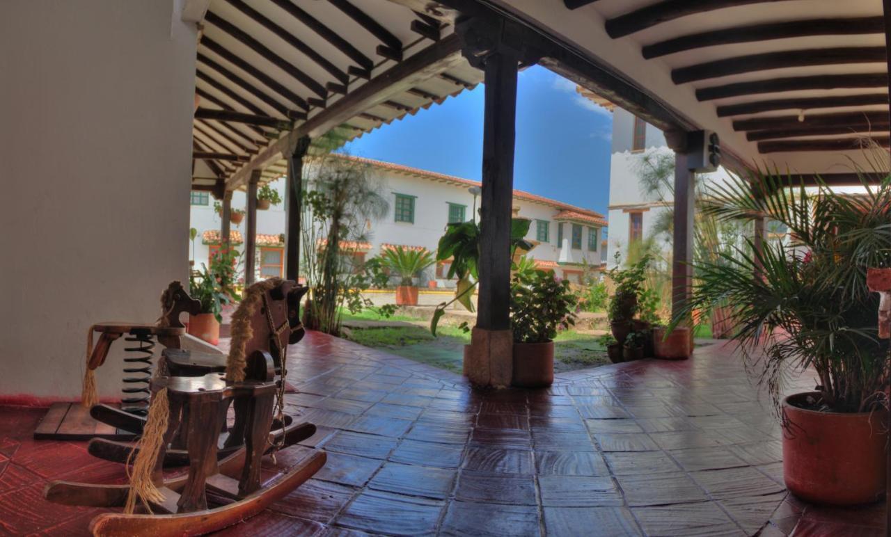 Hotel Santa Viviana Villa De Leyva Bagian luar foto
